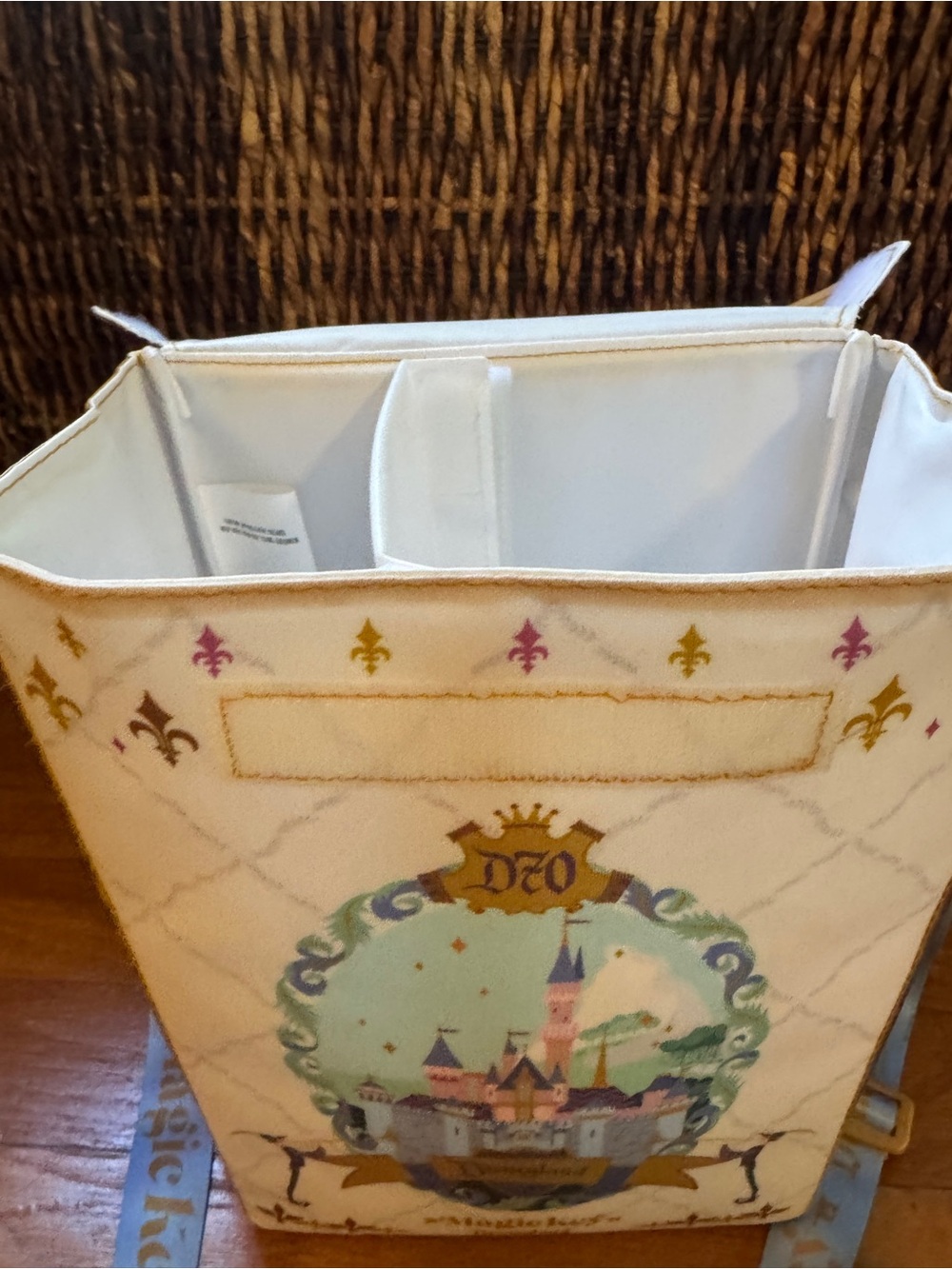 Disneyland 70th Anniversary Magic Key Insulated Crossbody Bag - Picture 9 of 9